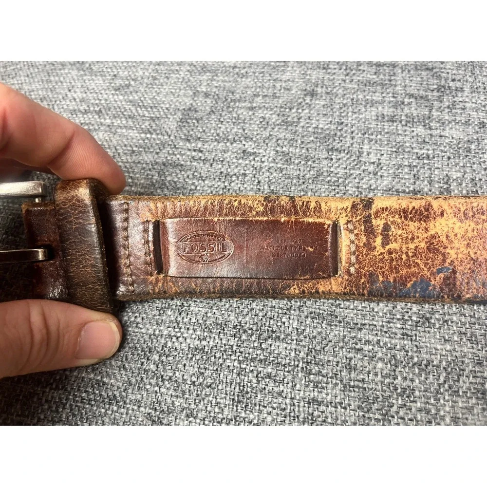 Fossil Mens Distressed Brown Genuine Leather Belt Size 42 MB1250 200 42